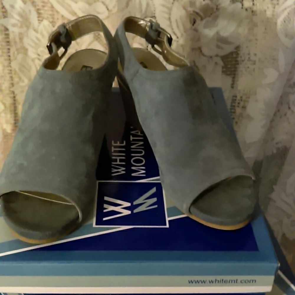 White Mountain peeptoe bootie